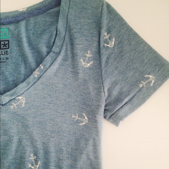 Anchor patterned t-shirt! - Picture 4 of 4
