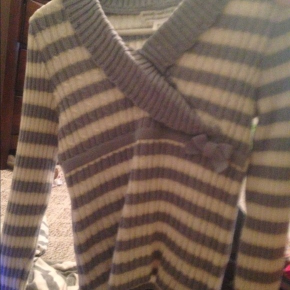 sweater - Picture 1 of 2