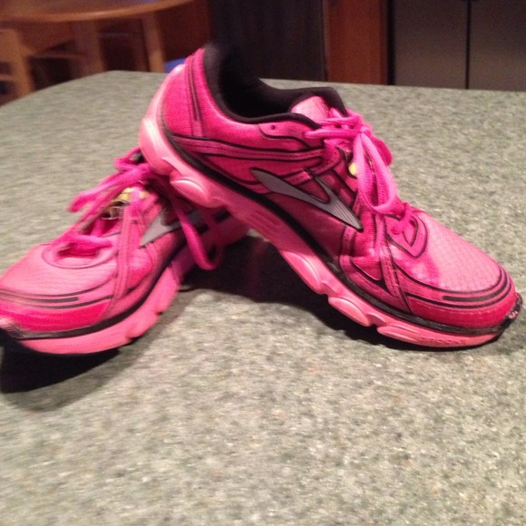 Brooks PureFlow running shoes size 7