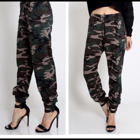 Shop by category Shop women's bottoms at Jimmy Jazz. Get jeans, leggings, jeggings, rompers, jumpsuits, shorts, skirts, and dresses. Urban fashion, streetwear, and sportswear.