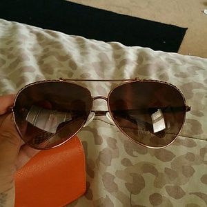 Authentic Tori Burch (MAKE AN OFFER PLS)