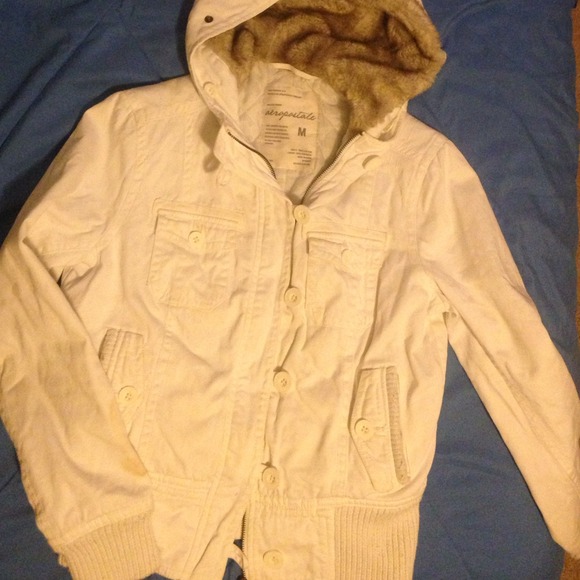 Aeropostale white very comfortable jacket.