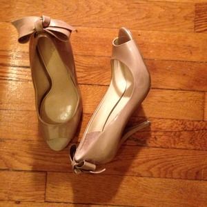 Grey/silver high heel shoes