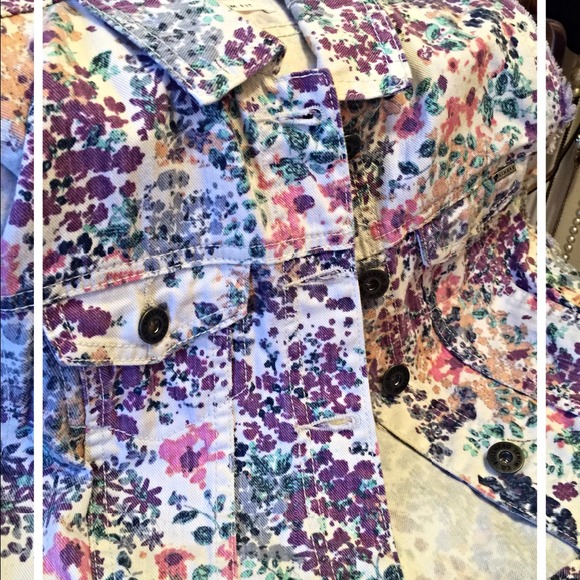 Bullhead Denim Co. Floral Print Jean Vest