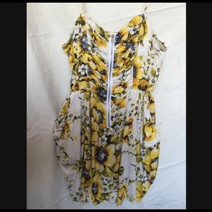 Front zip floral pocket dress