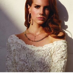 💜💜American Apparel 3D Mesh Rose Sweater💜💜