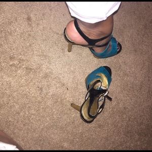 Bebe teal blue shoe