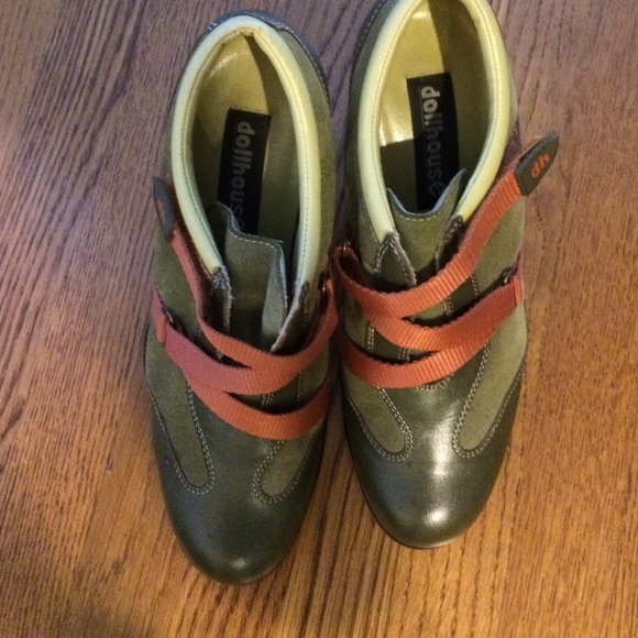 Army green and orange bootie