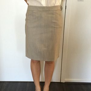 Theory beige pencil skirt