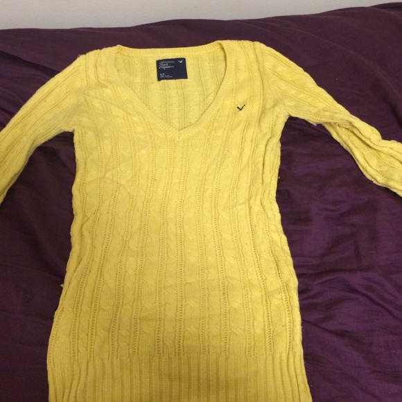 American Eagle Sweater