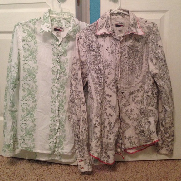 LOT OF 2!! Rare vintage button ups! Men's medium!