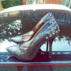 🆕 Steve Madden black sequins pumps with spikes
