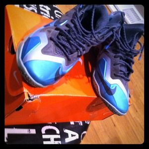 LeBron 11 "Gamma Blue"