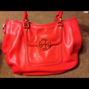 *PRICE REDUCED* Tory Burch Amanda Classic Hobo
