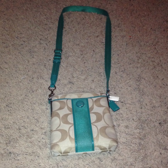 Kelly Green Coach Cross Body. Gently used.