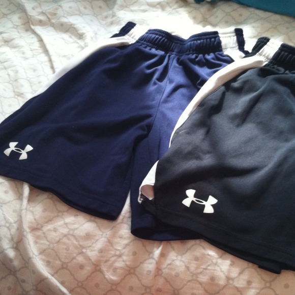 Bundle of under armour boys shorts