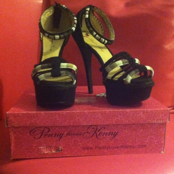 FREE with $40+ purchase! Penny Loves Kenny heels