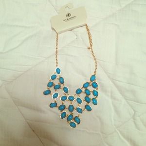 Adorable versona neckalce