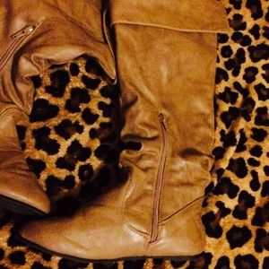 Taupe light brown boots!