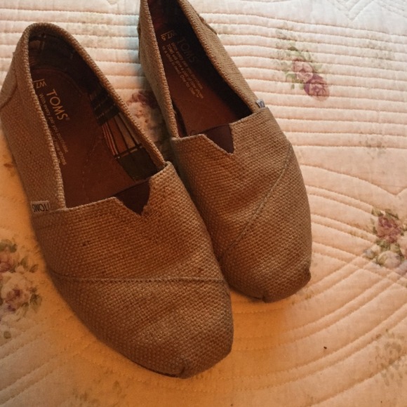 Toms