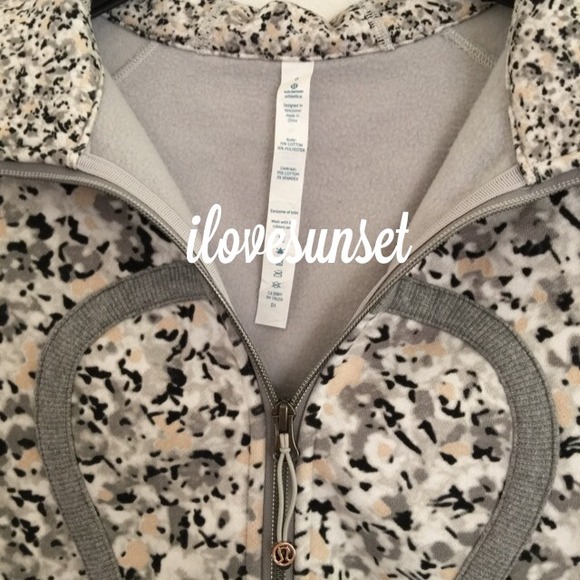 ❗️Kept❗️{lululemon} RARE Scuba Hoodie II - Picture 4 of 4