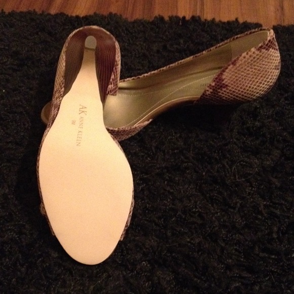 Anne Klein Heels - Picture 3 of 3