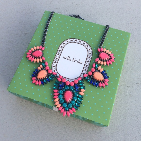Stella & Dot Jewelry - Frida necklace