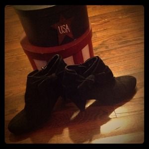 Black Side Zip Cute Knotted Ankle Booties