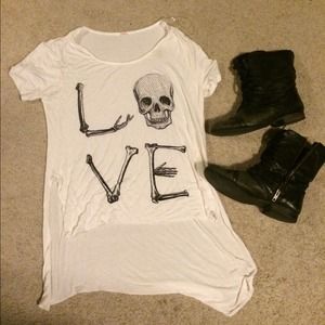 Love high low skull shirt!!
