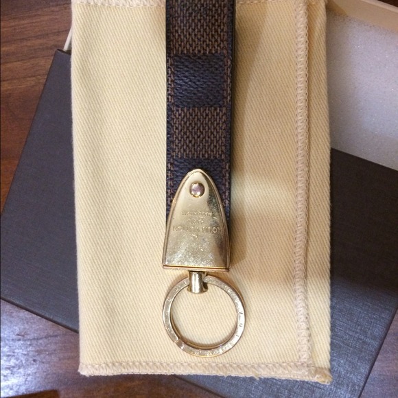 Louis Vuitton dragonne key chain DE
