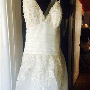 Beautiful brand new wedding dress