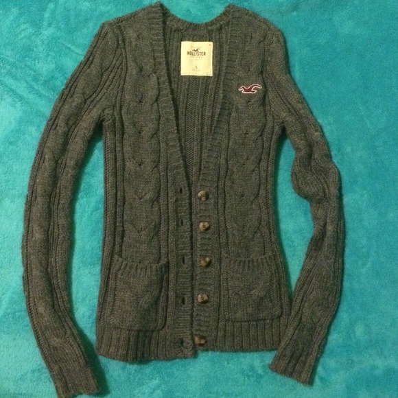 Hollister sweater - Picture 2 of 4