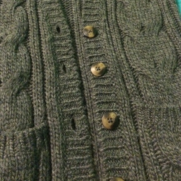 Hollister sweater - Picture 3 of 4