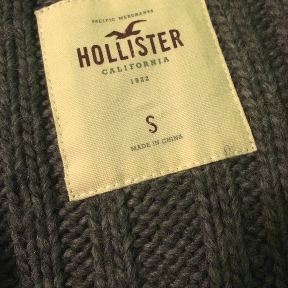 Hollister sweater - Picture 4 of 4