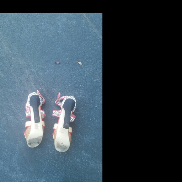 Super cute Aldo heels - Picture 4 of 4