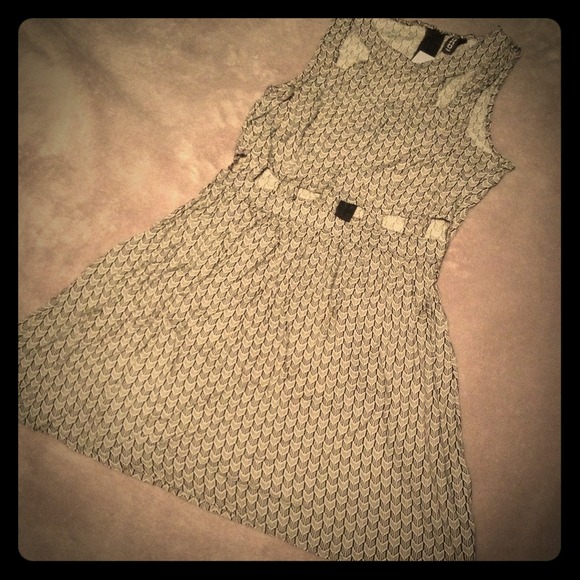 Arrow open slit dress