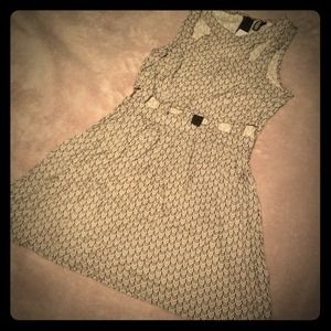 Arrow open slit dress