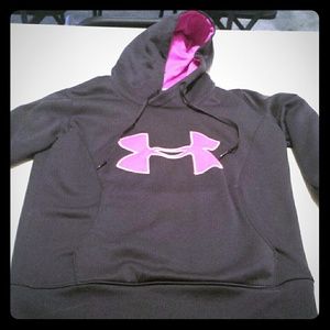 Black under armour hooded sweatshirt