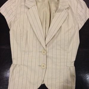 Express short sleeve suit jacket