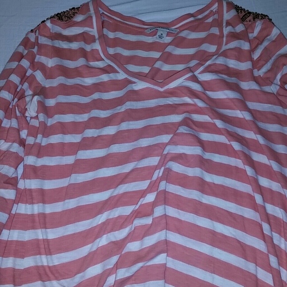 Mid sleeve striped shirt