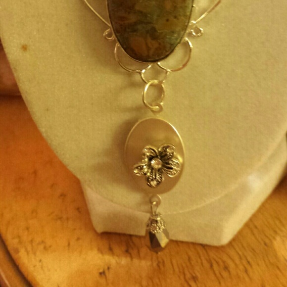 Autumn Jasper silvertone pendant - Picture 3 of 3
