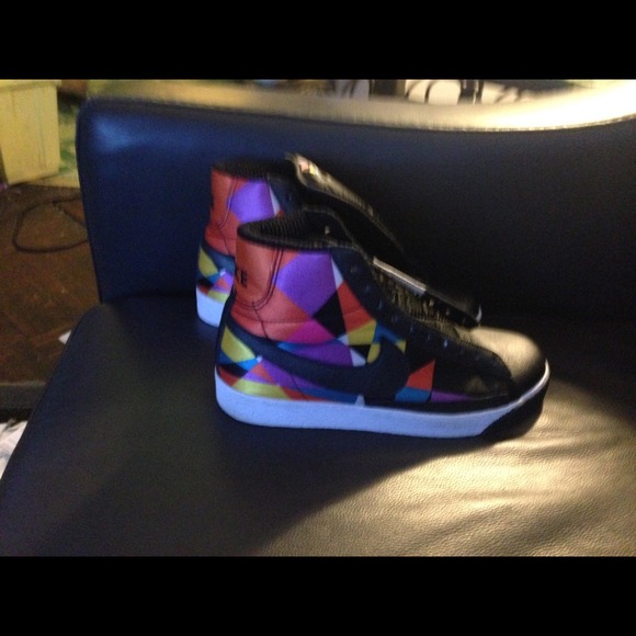 75% off Nike Shoes