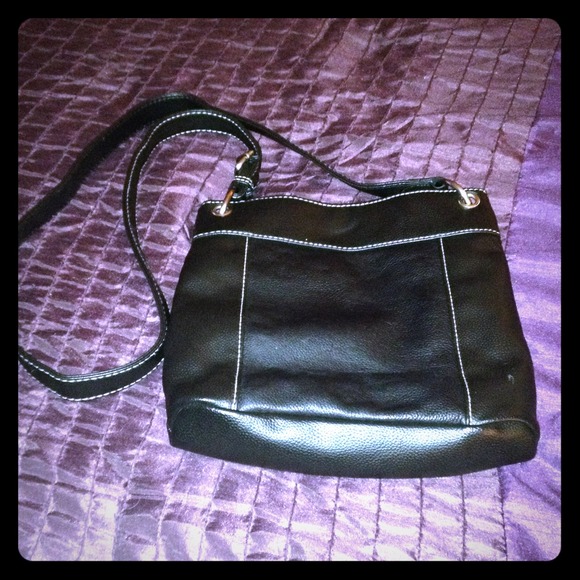 Black leather cross body bag. - Picture 1 of 3