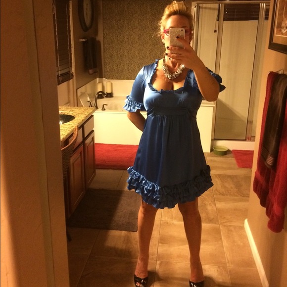 💥PRICE REDUCTION!!!💥 Betsey Johnson satin dress