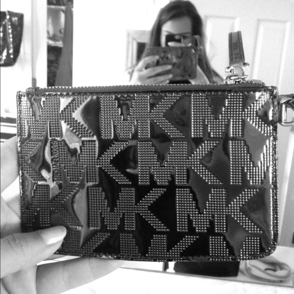 MK clutch