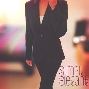 🎉HP🎉 Elegant Tahari both Blazer and Pants 💕