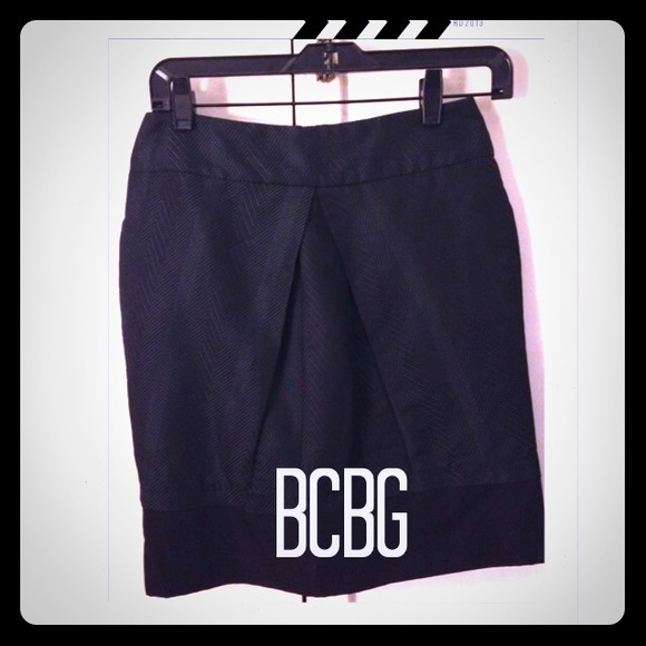 Worn once! A Must-Have Gorgeous BCBG Black Skirt - Picture 1 of 3