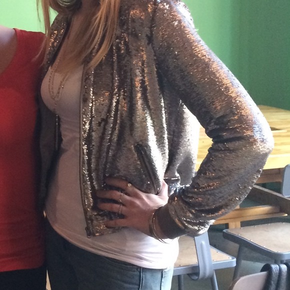 ❤️~HP-DATE NIGHT! 👫~Guess sequin jacket - Picture 4 of 4