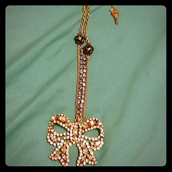 Betsey Johnson big bow necklace