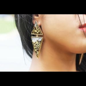 Amazing leopard earrings
